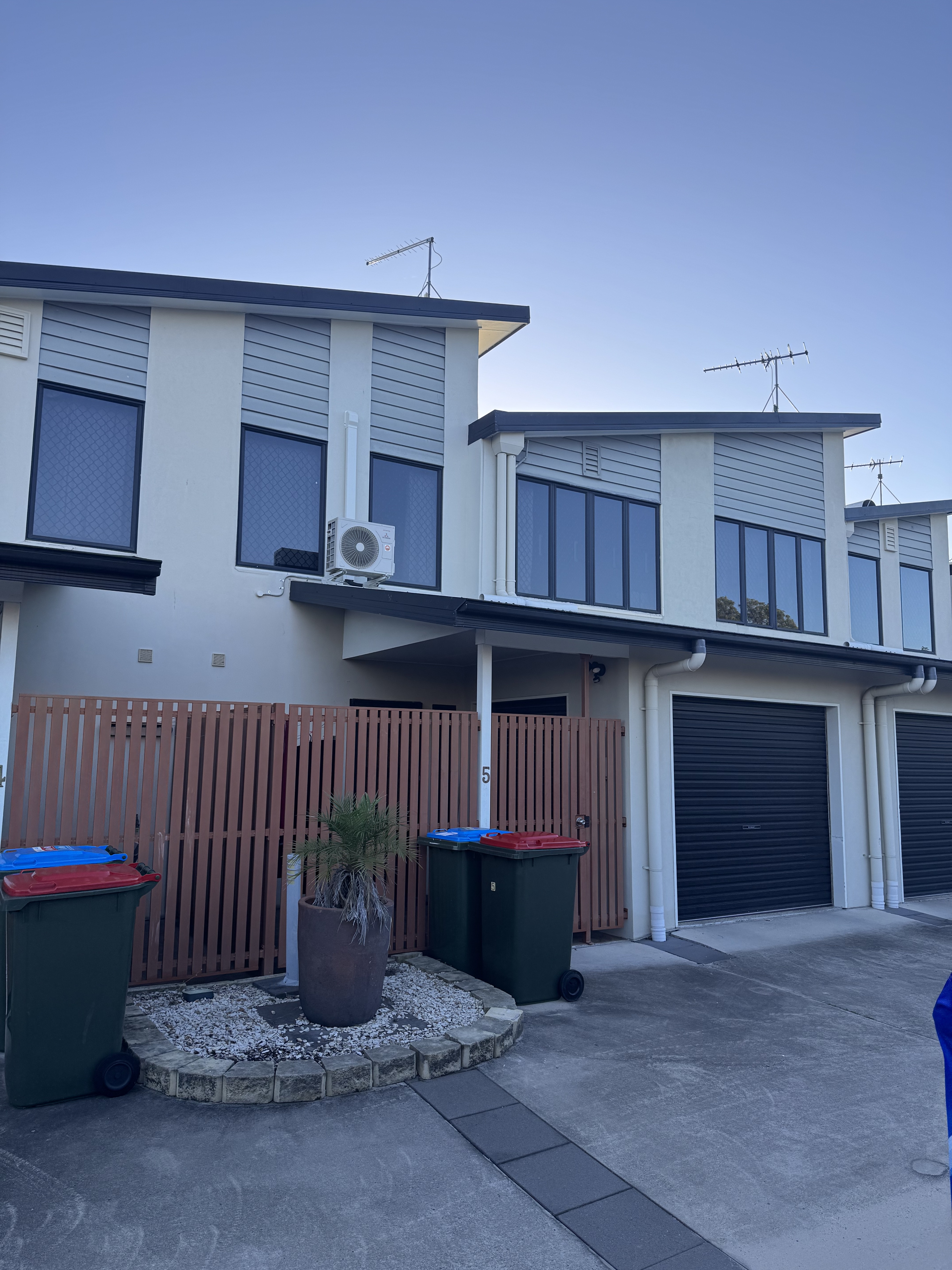 Paroz Cresent, Biloela