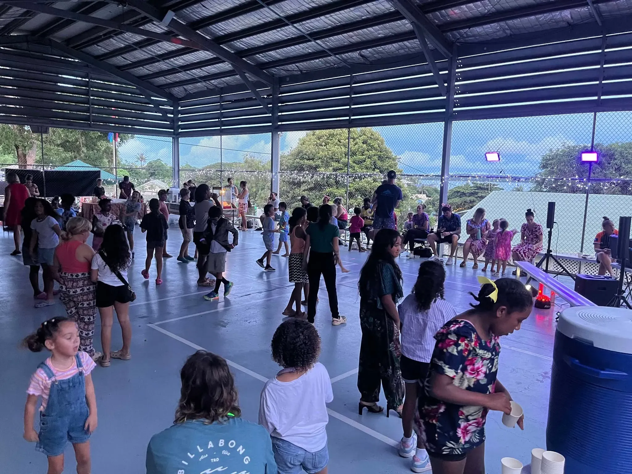 Groovin’ Under the Island Stars
