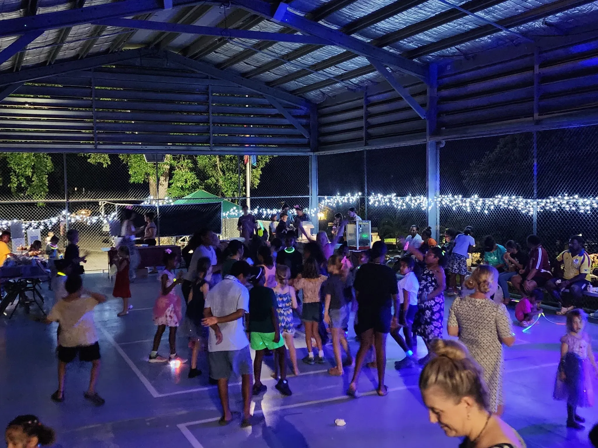 Groovin’ Under the Island Stars